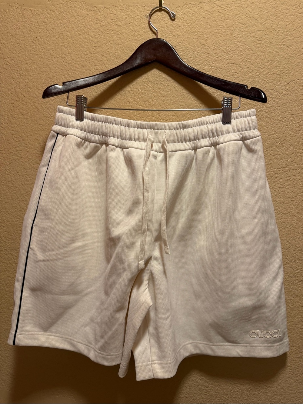 New Authentic Gucci Logo Colors Shorts White Size XL / 32 - 38 Waist - Picture 2 of 14